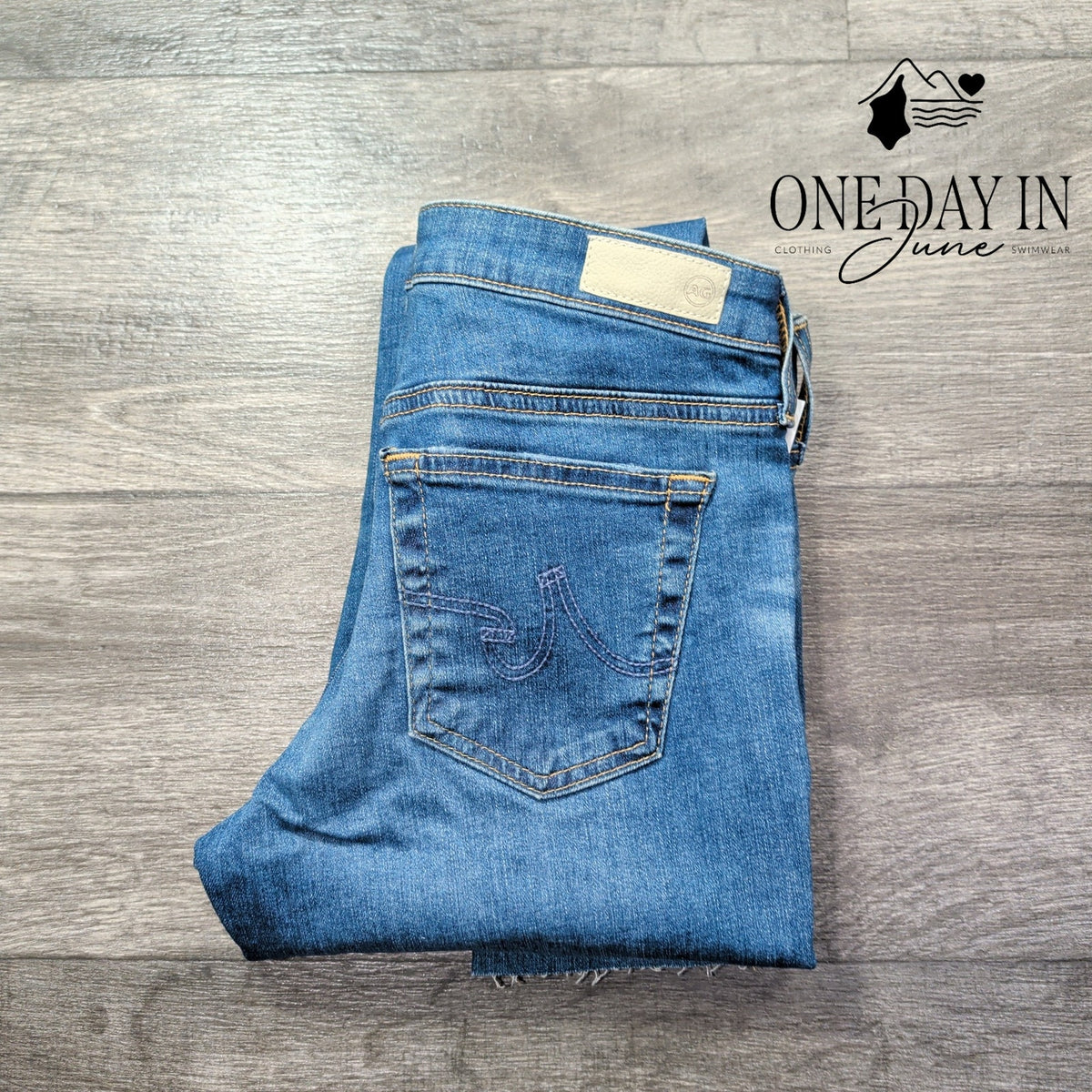 AG Adriano Goldschmied The Legging Ankle Distressed Skinny Jeans NWT Size 4
