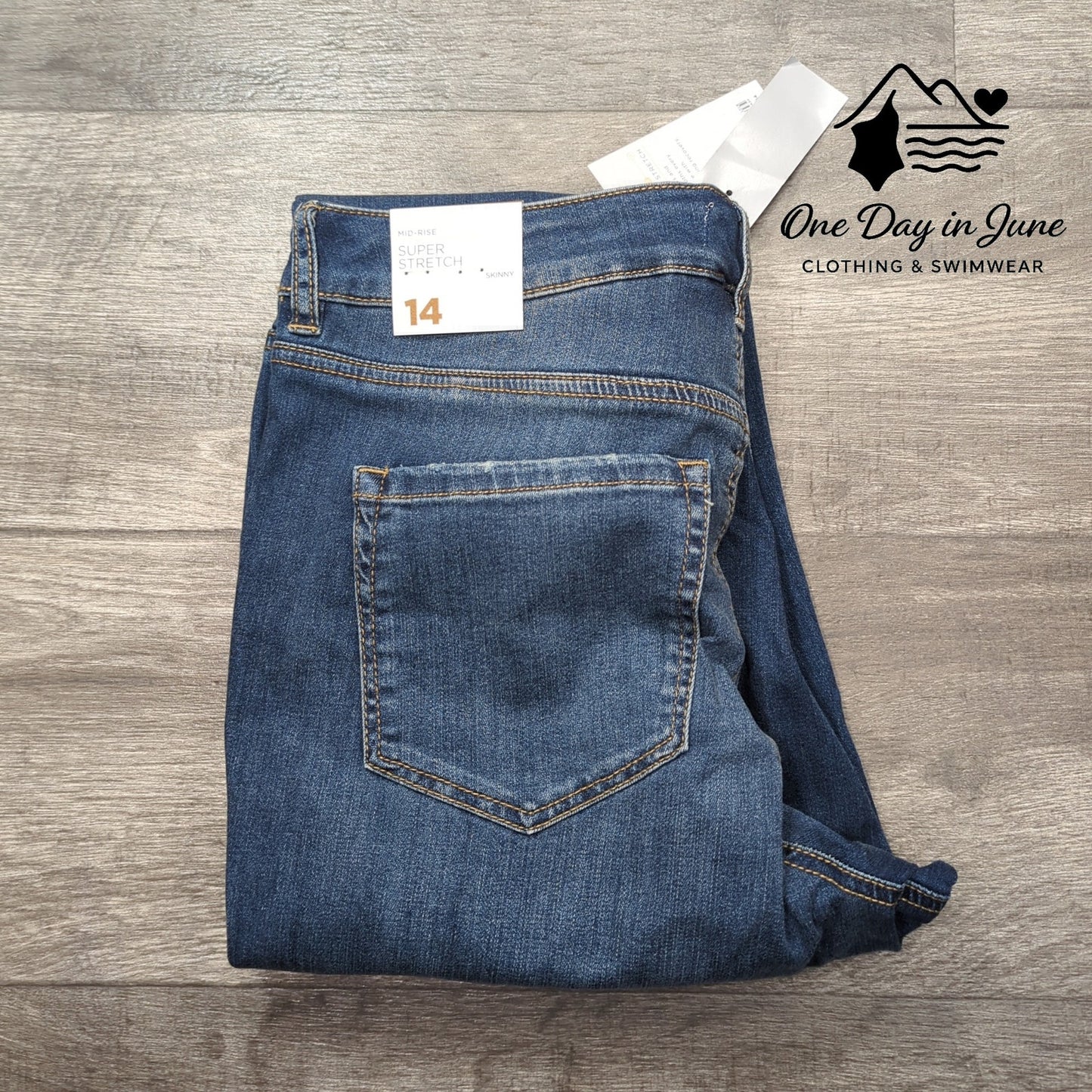 Lane Bryant Mid Rise Super Stretch Skinny Jeans Size 14