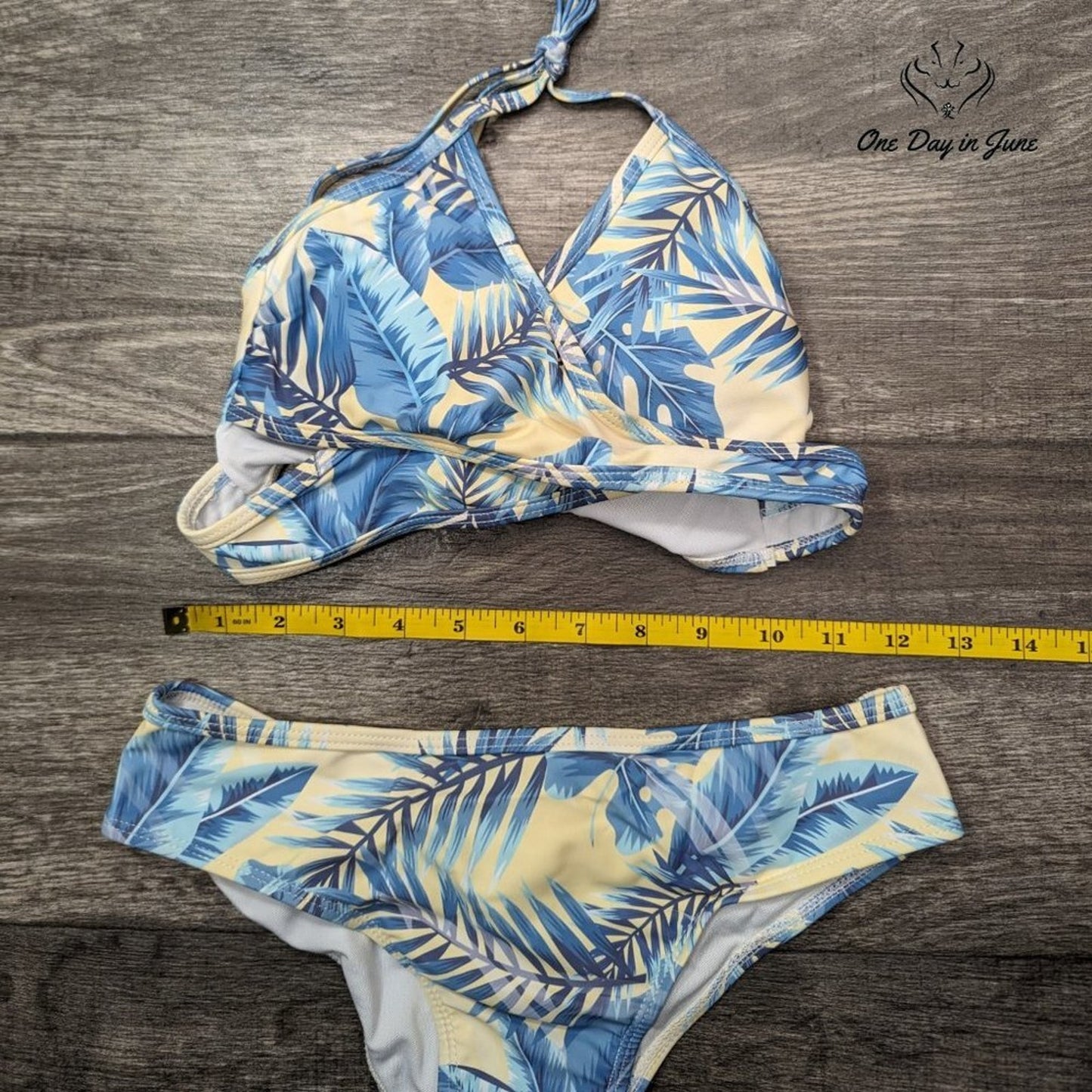 Gakau V Neck Cross Front Bikini Size S