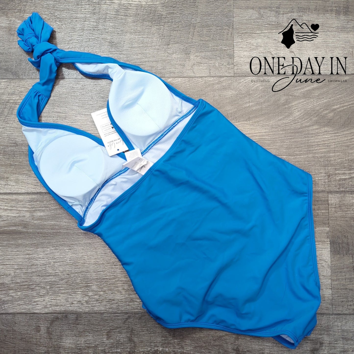 Cupshe Halter V Neck One Piece Swimsuit Size S