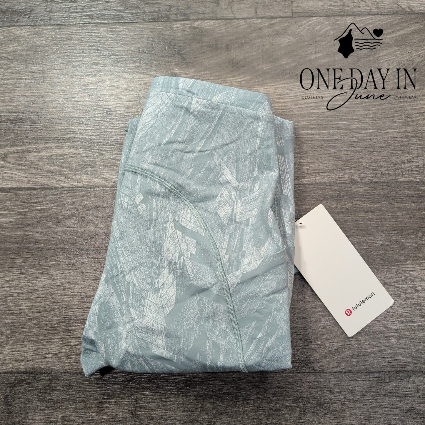 Lululemon Swift Speed HR Crop 21" Leggings Reverberate Chevron NWT Size 6