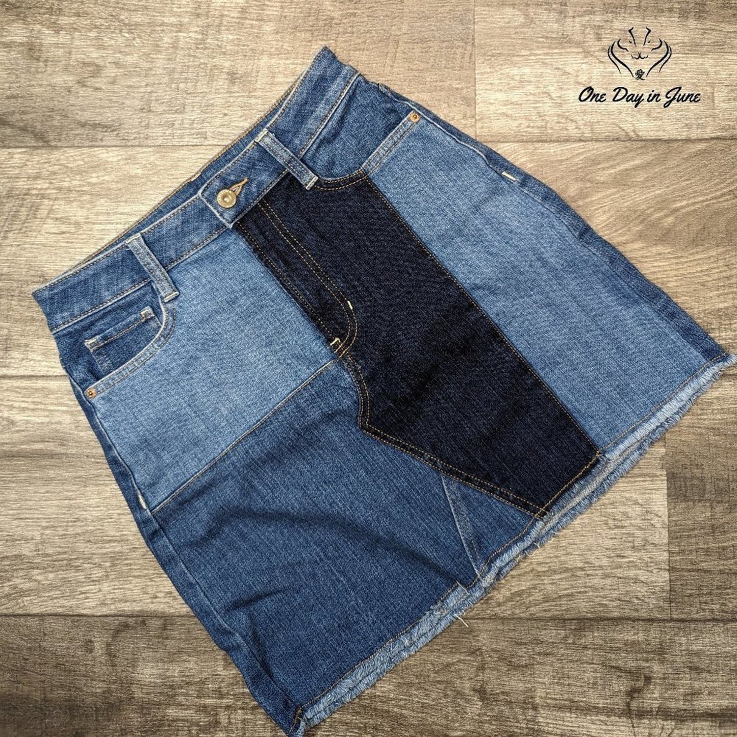 Arizona Jean Co. Juniors Denim Mini Skirt Size 5