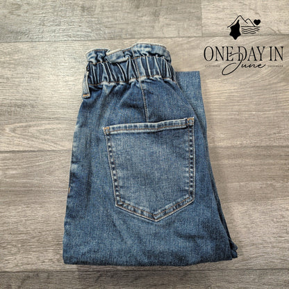 Express Super High Rise Mom Jeans Size 2
