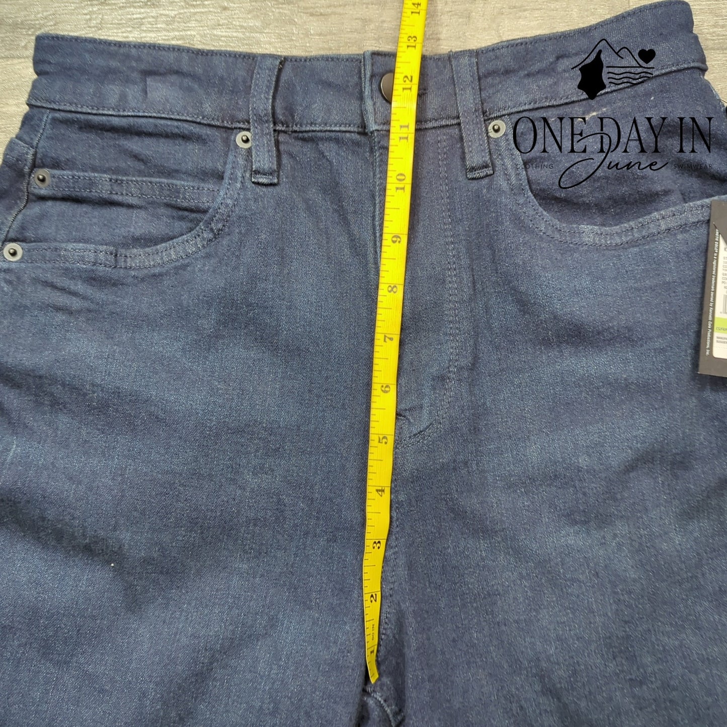 Kenneth Cole High Rise Barrell Leg Ankle Length Jeans Size 4