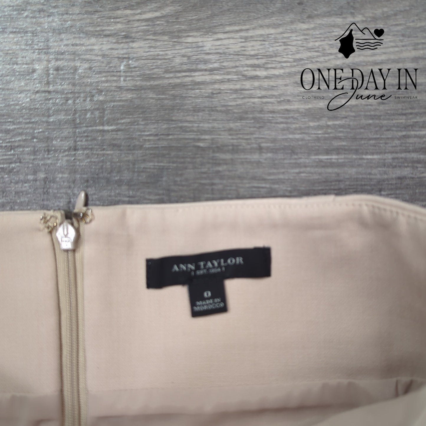 Ann Taylor Lined Mini Skirt Size 0