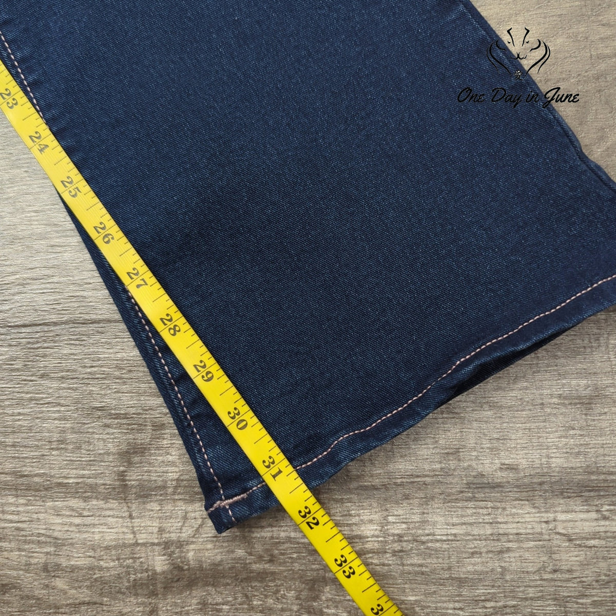 True Religion Becca Crystal Mid Rise Bootcut Jeans Dark Wash NWT $179 Size 27 (4