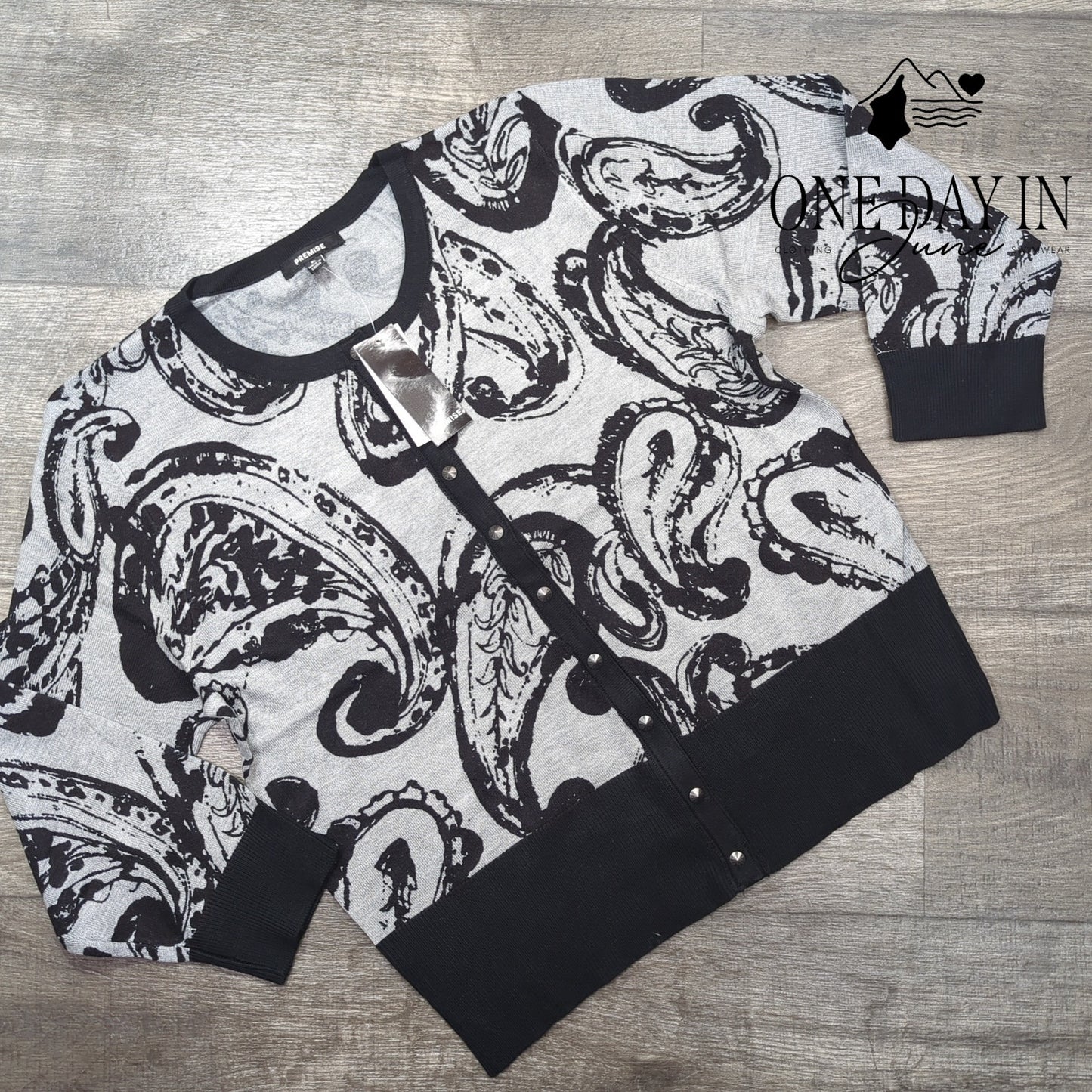 Premise Studio Snap Front Sweater Size XL