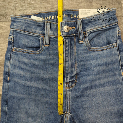 American Eagle Outfitters Super High Rise Jegging Short Medium Wash NWT Size 23