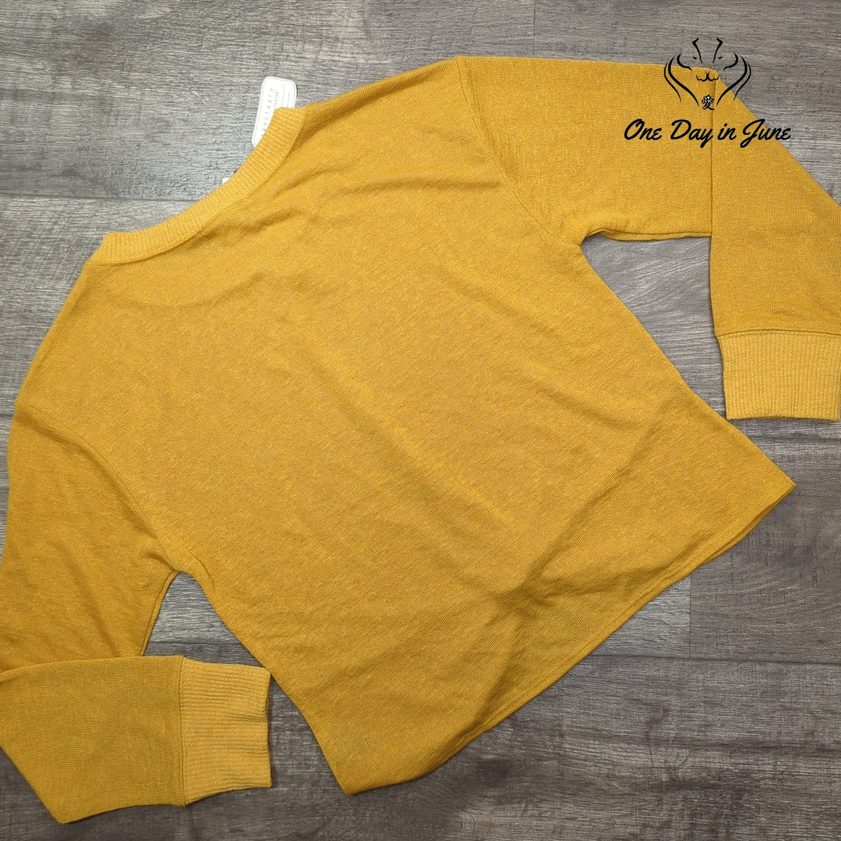 Sanctuary Mustard Yellow Long Sleeve Twist Front Knit Sweater NWT Size L
