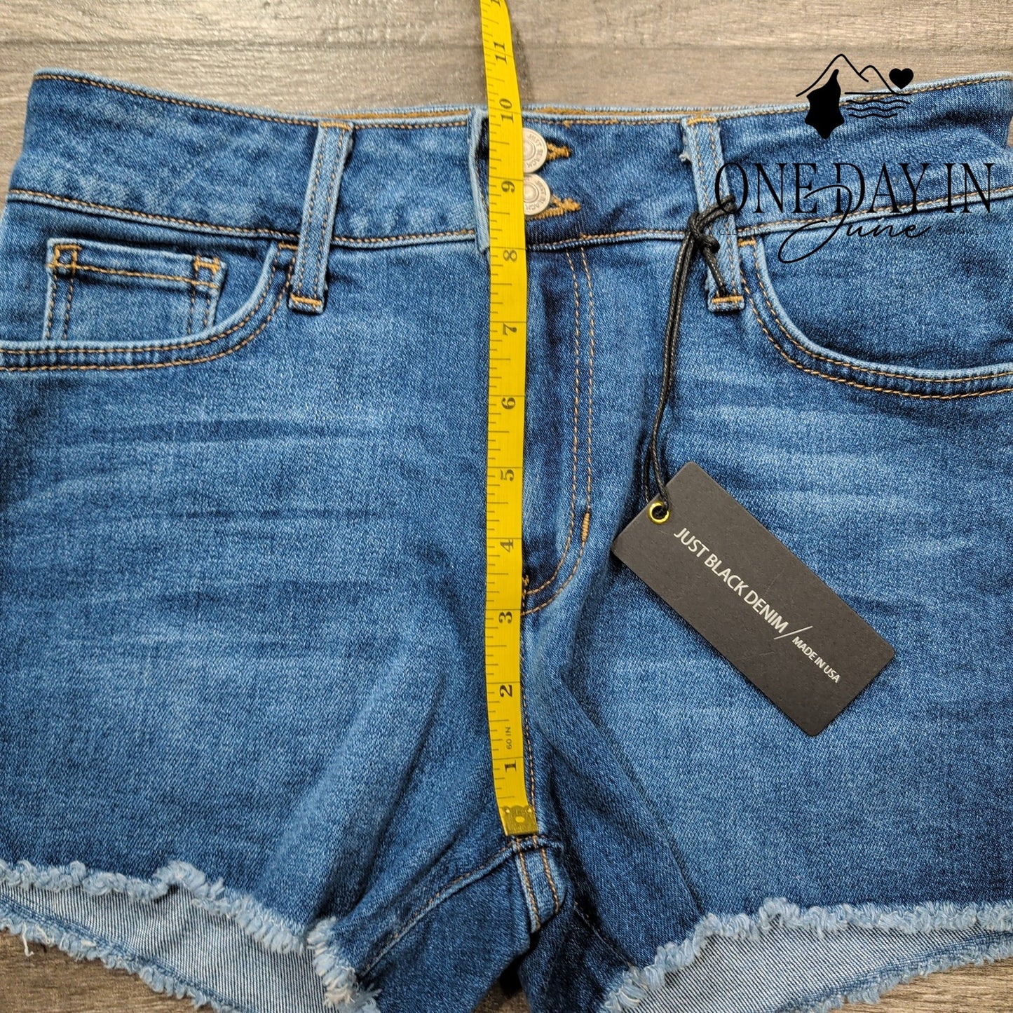 Just Black Denim Double Button Fray Hem Shorts Size 4 (27)