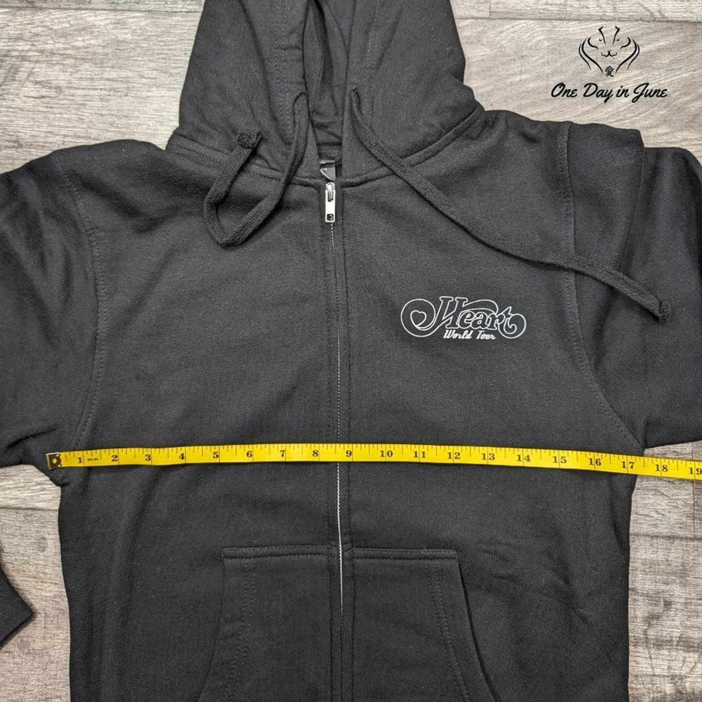 Tultex 2016 Heart World Tour Hoodie Size XS