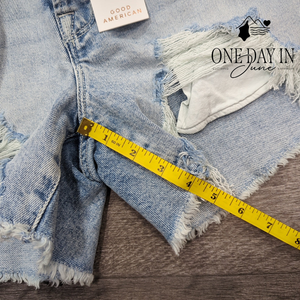 Good American Bombshell High Rise Distressed Denim Shorts NWT Size 2