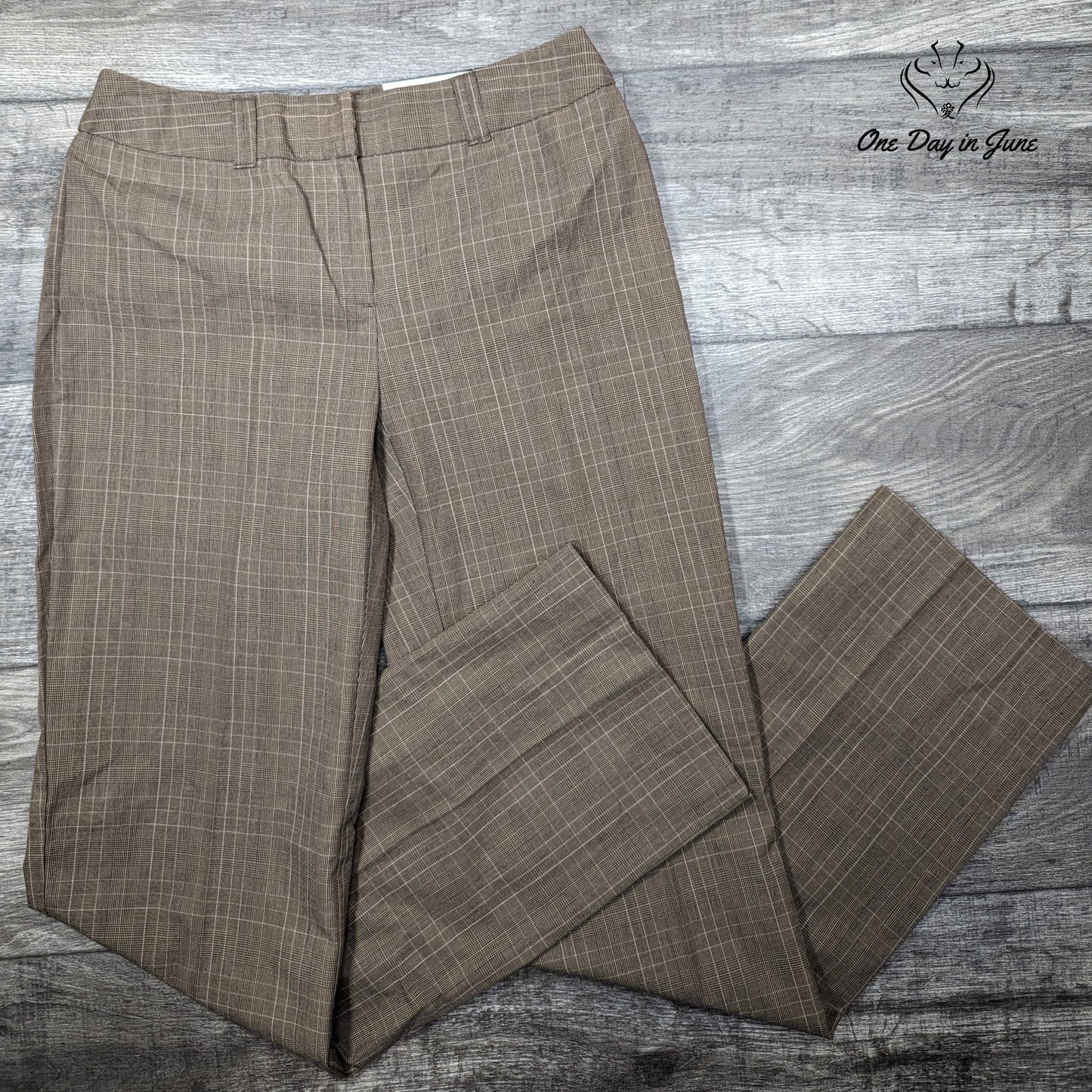 Cato Classic Relaxed Thigh Straight Leg Pants Size 4