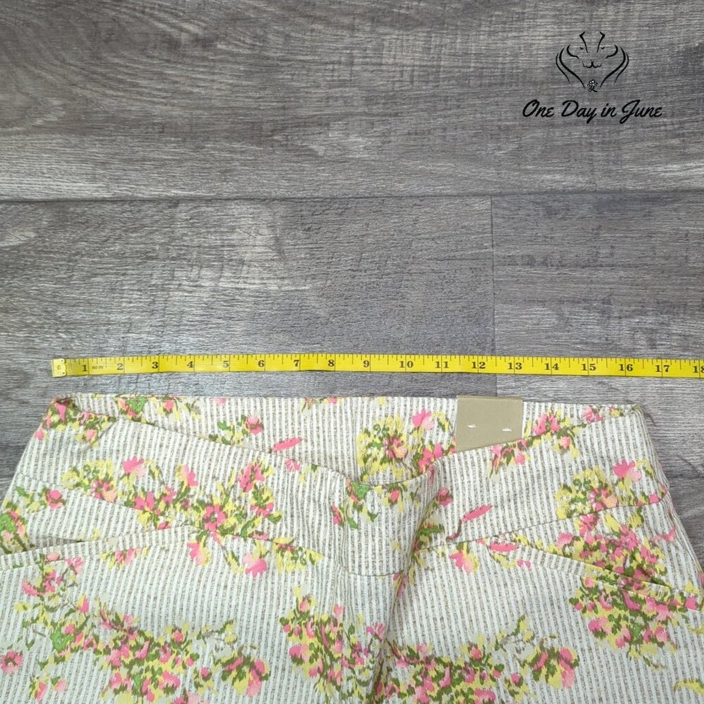 Chico's Ikat Floral Slim Capri Size 2.5 (14)