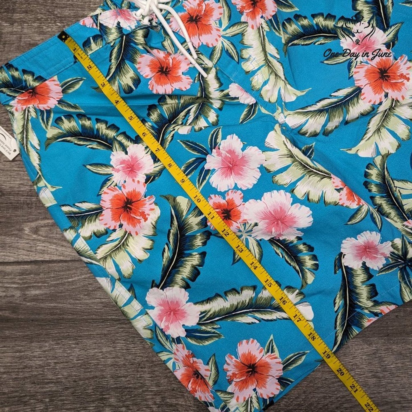 28 Palms 7" Inseam Tropical Hawaiian Print Board Short Size 36