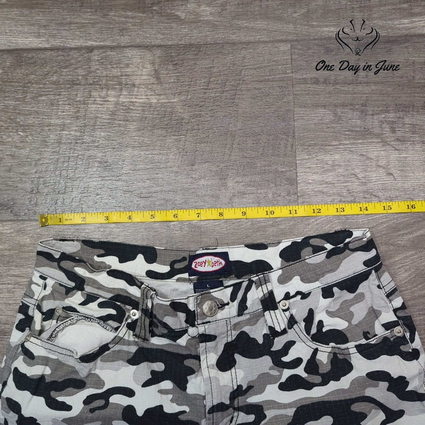 Zoey Beth Camoflage Jeans Size L