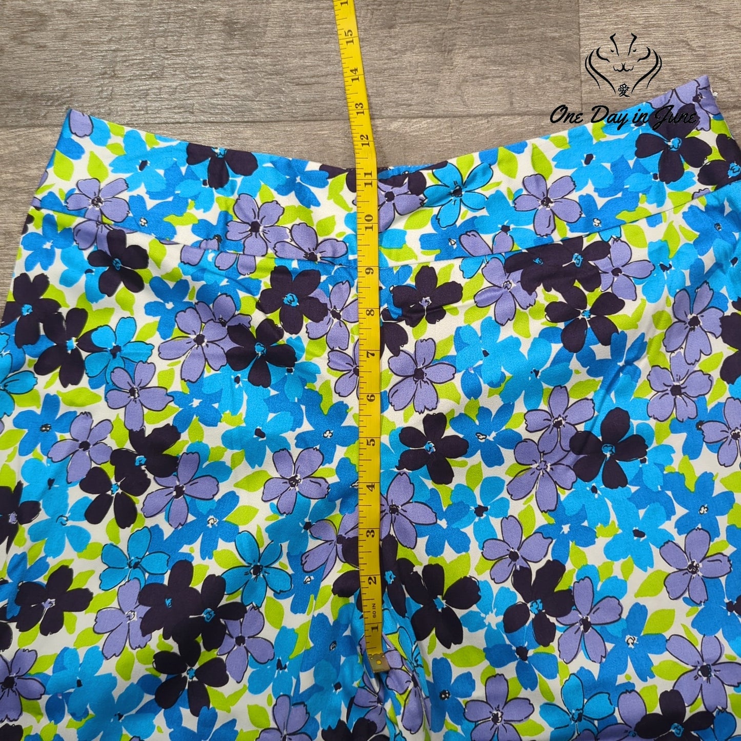Madison Studio Floral Cropped Pants Size 10