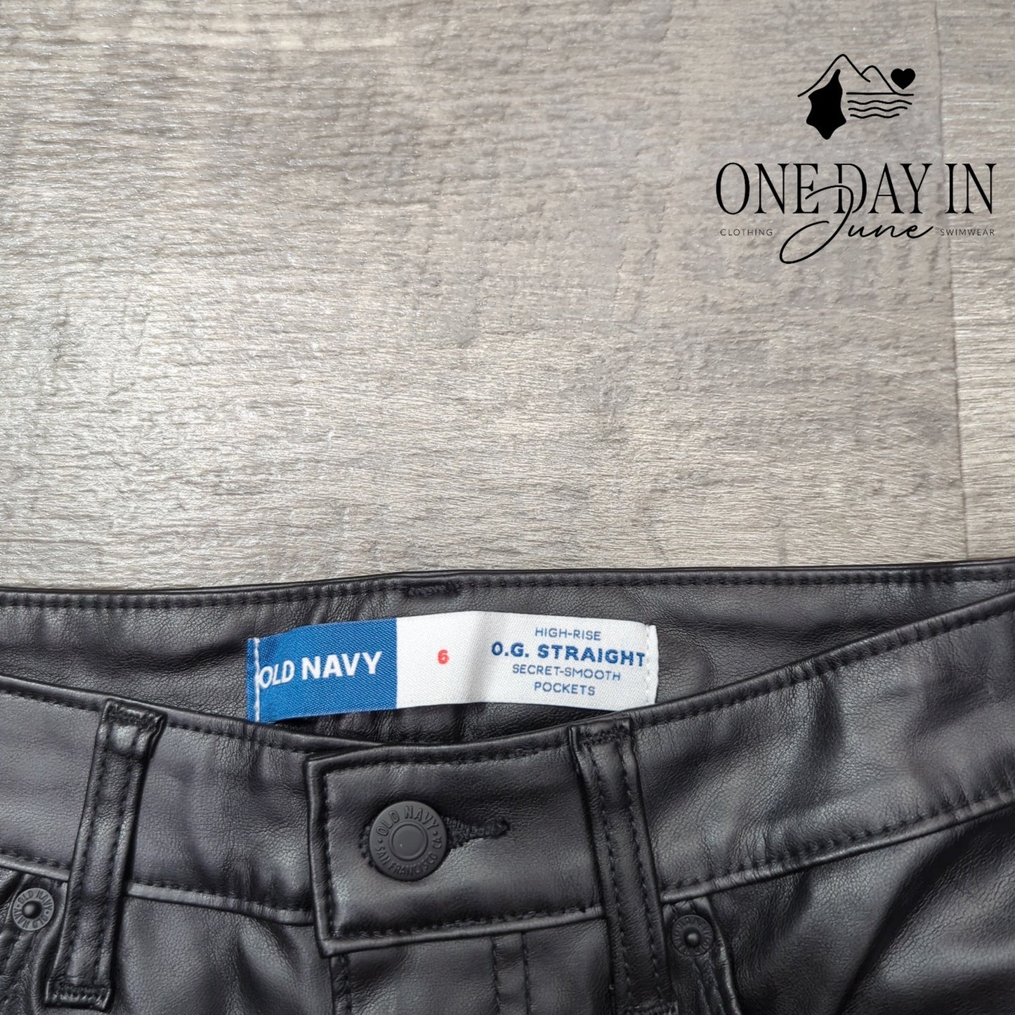 Old Navy High Rise OG Straight Faux Leather Pants Size 6