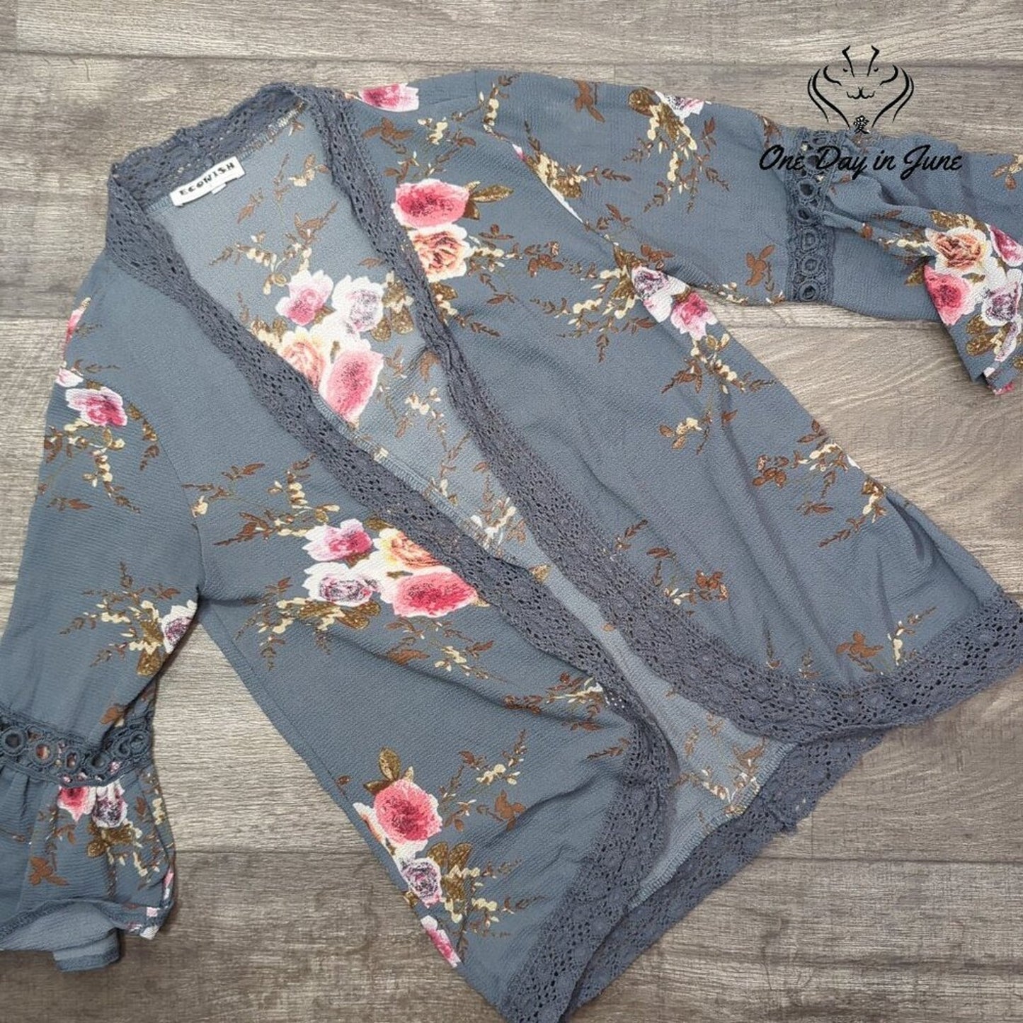 Ecowish Bell Sleeve Boho Top Size S