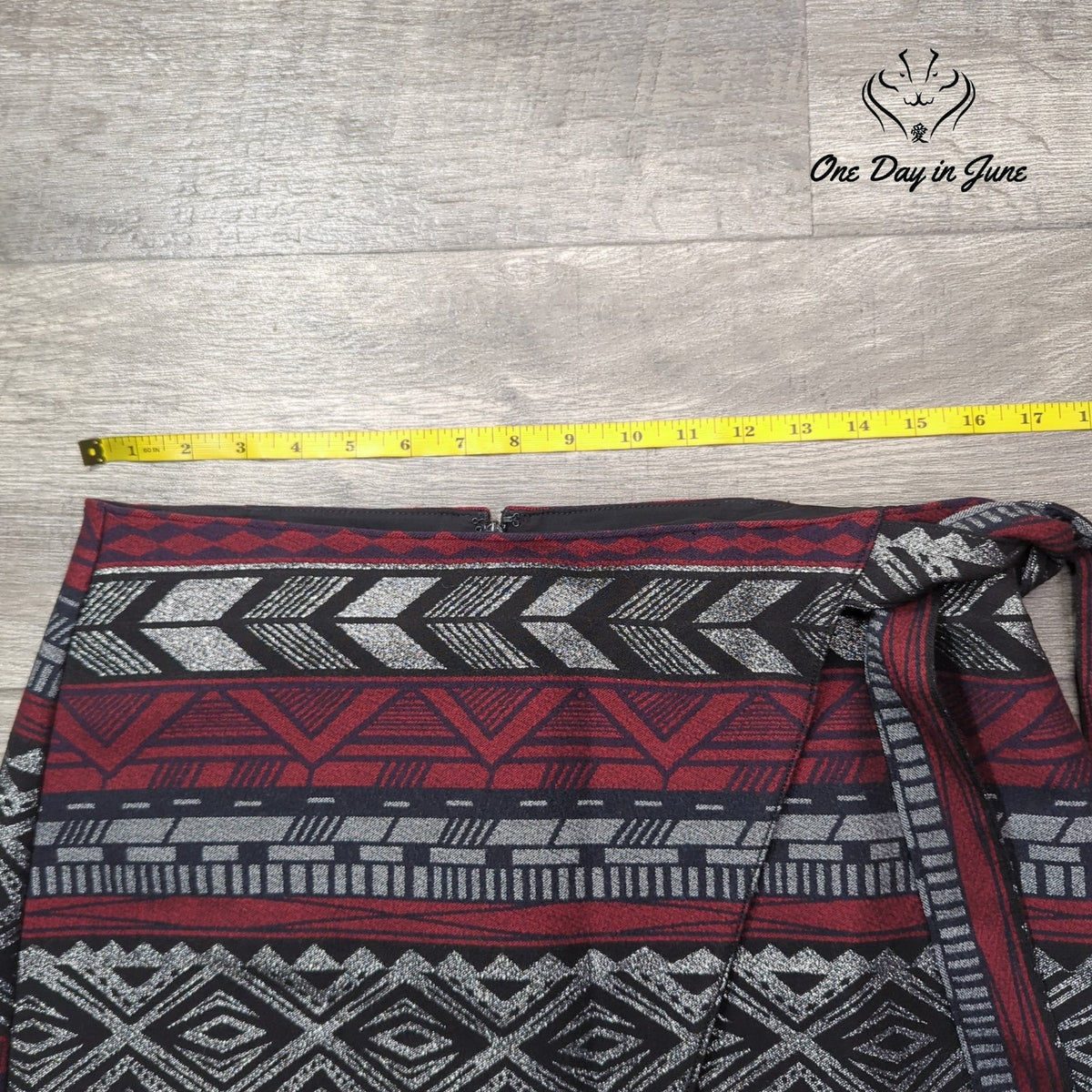 Express Aztec Geometric Print Mini Skirt Burgundy Black NWT Size 10