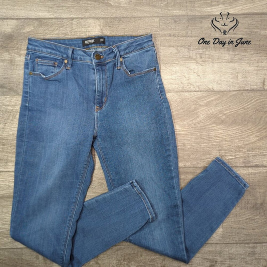 Just Black Petite Skinny Jeans Size 28P (6P)