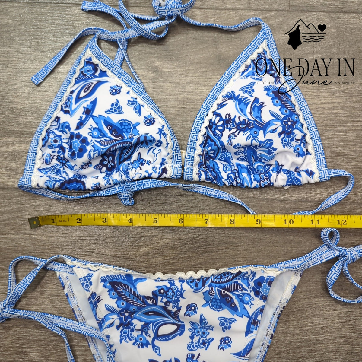 CharmLeaks Blue White Floral Paisley Triangle Tie Side Bikini Swimsuit Size M