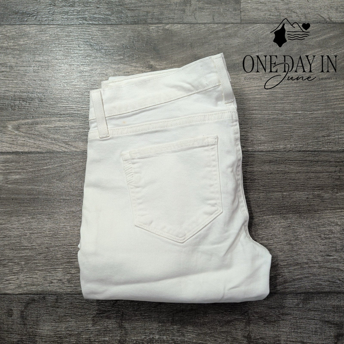 Paige Skyline Ankle Peg Skinny Jeans Optic White NWT Size 2 (26)