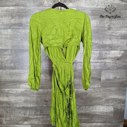 Forever 21 Long Sleeve Tie Waist Dress Size M