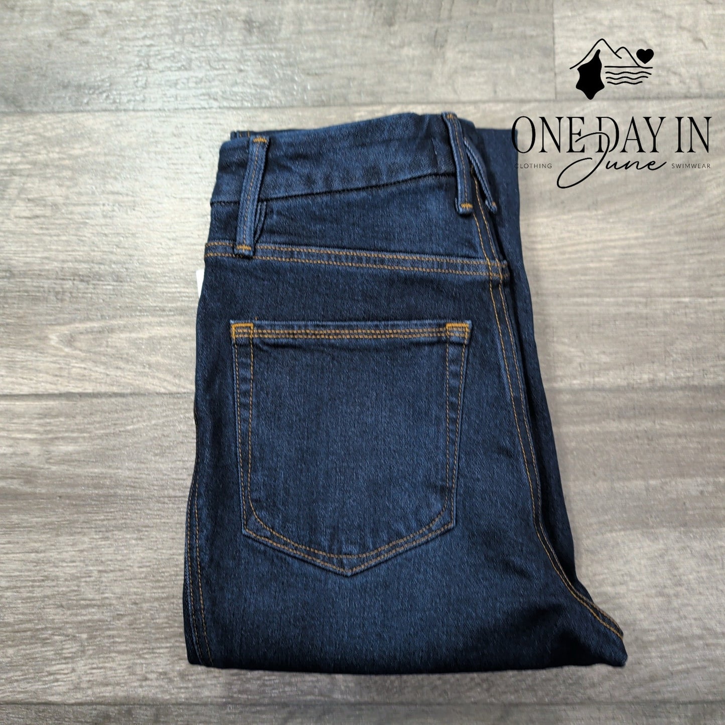 Good American Good Curve Straight Jeans High Rise Indigo NWT $159 Size 2 (26)