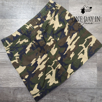 MK Outdoor Camoflage Denim Skirt Size 4