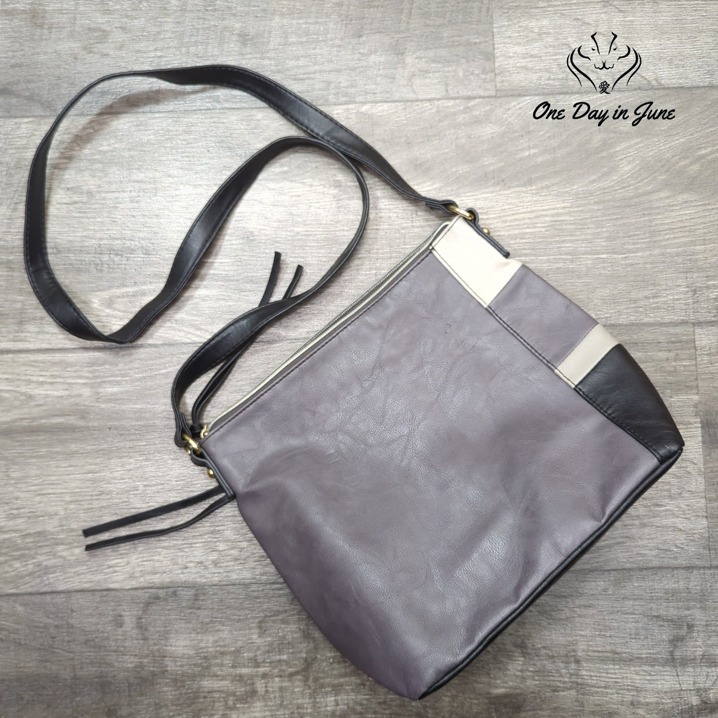 Relic Striped Shoulder Bag Size OS