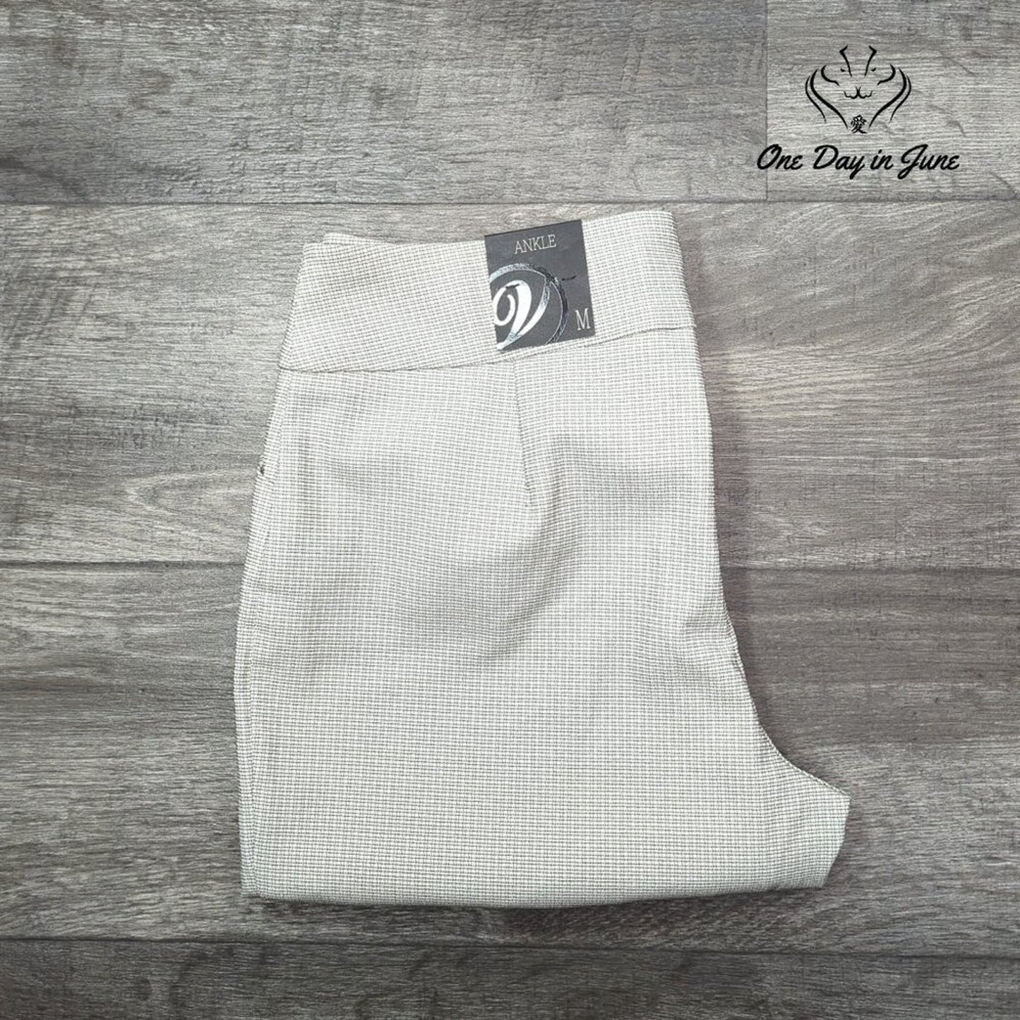 Versona Modern Ankle Pants Size M