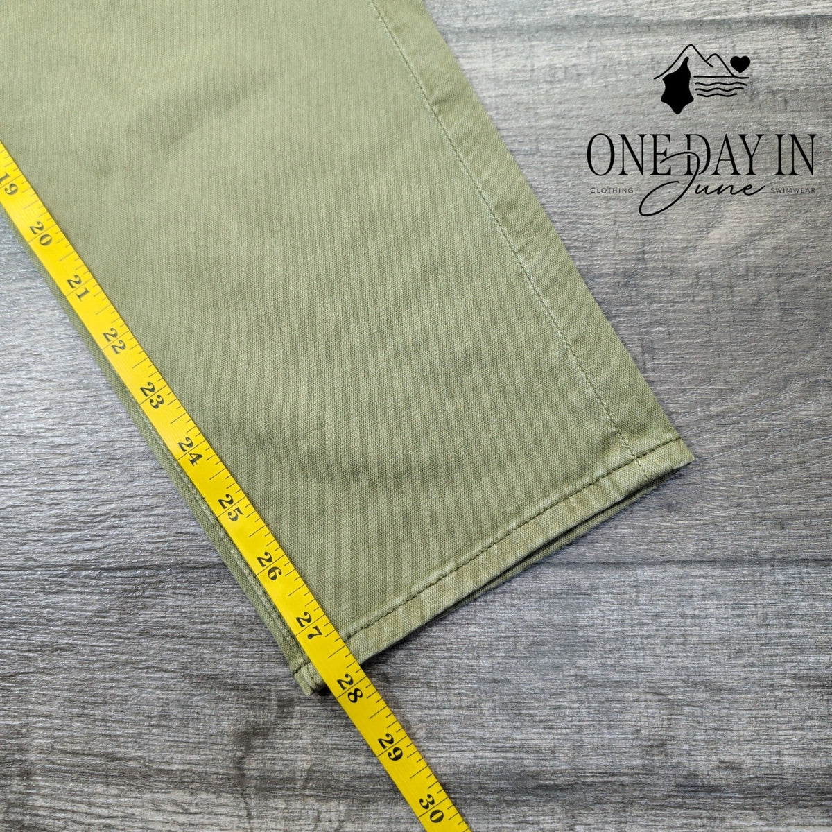 AG Adriano Goldschmied Straight Leg Chino Pants Olive Green NWT Size 4 (27)