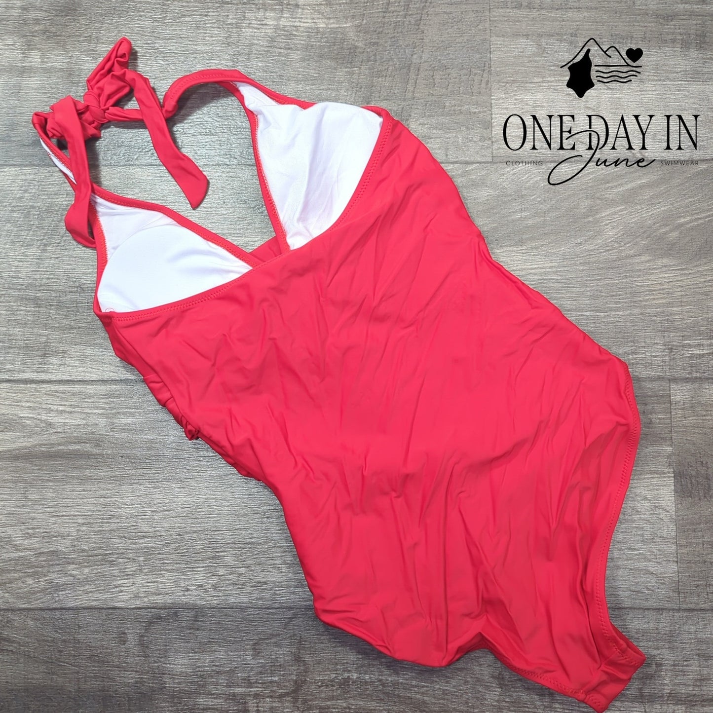 Aleumdr Twist Front Halter One Piece Swimsuit Size M