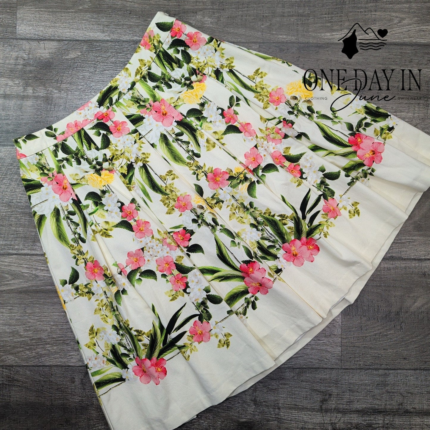 Talbots Petites Floral Pleated A-Line Skirt Pink Green Garden Print NWT Size 8P