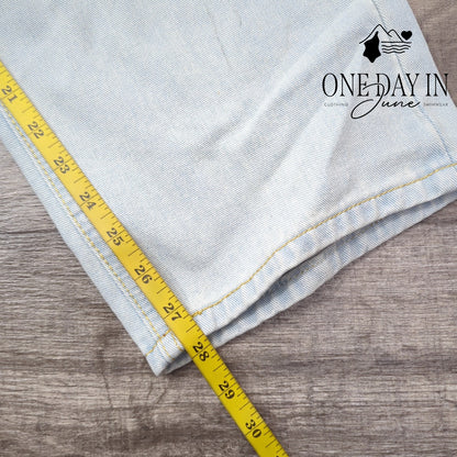 Realtakai Baggy Straight Leg Jeans Light Wash Blue Denim NWT Size 2XL