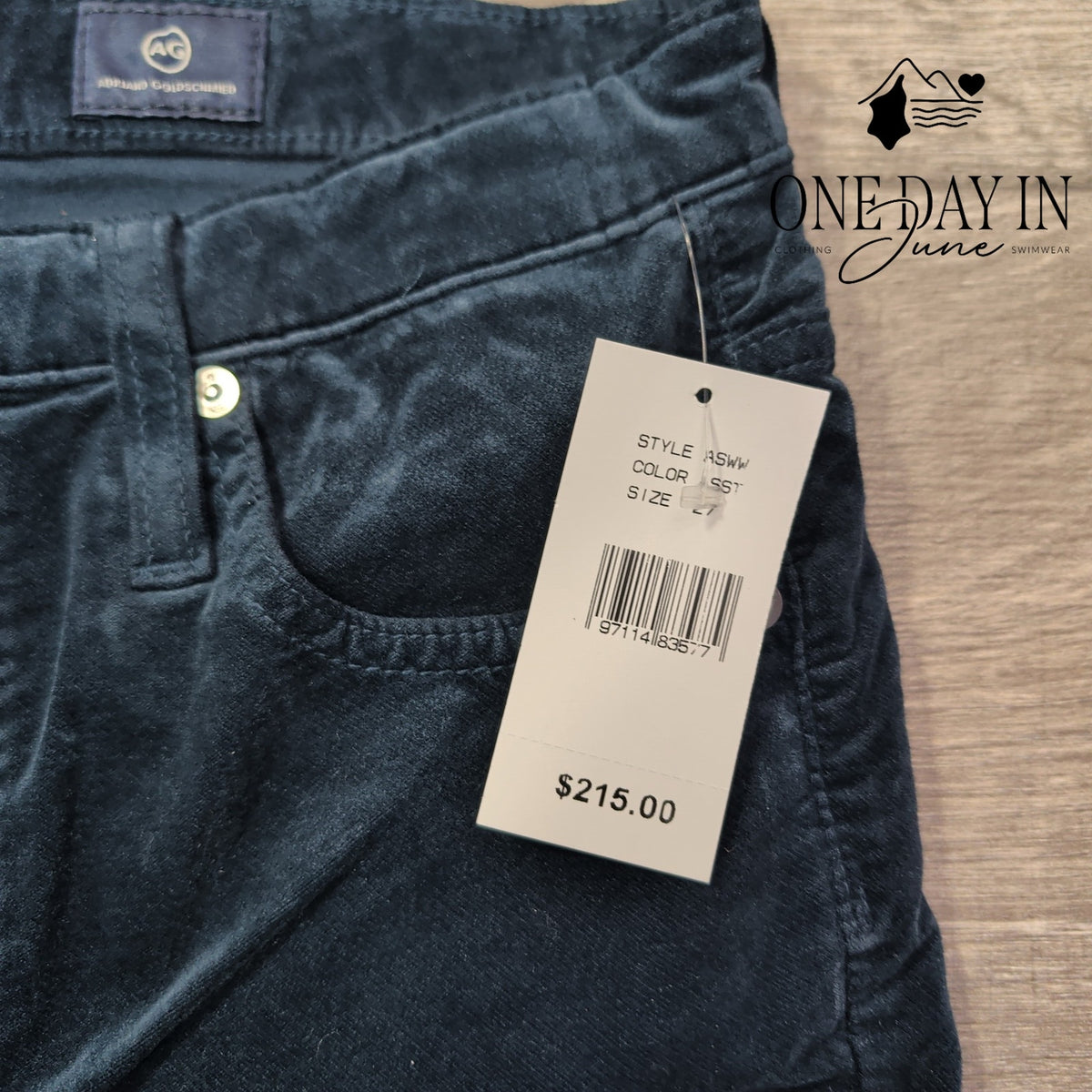 AG Adriano Goldschmied Velveteen Straight Leg Jeans Navy Blue NWT Size 4 (27)