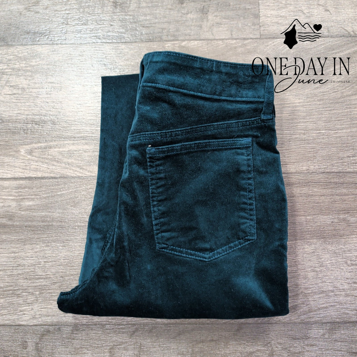 Chico's Pull On Kick Flare Pants Teal Velvet Velour NWT Size Chico's 1 (8)