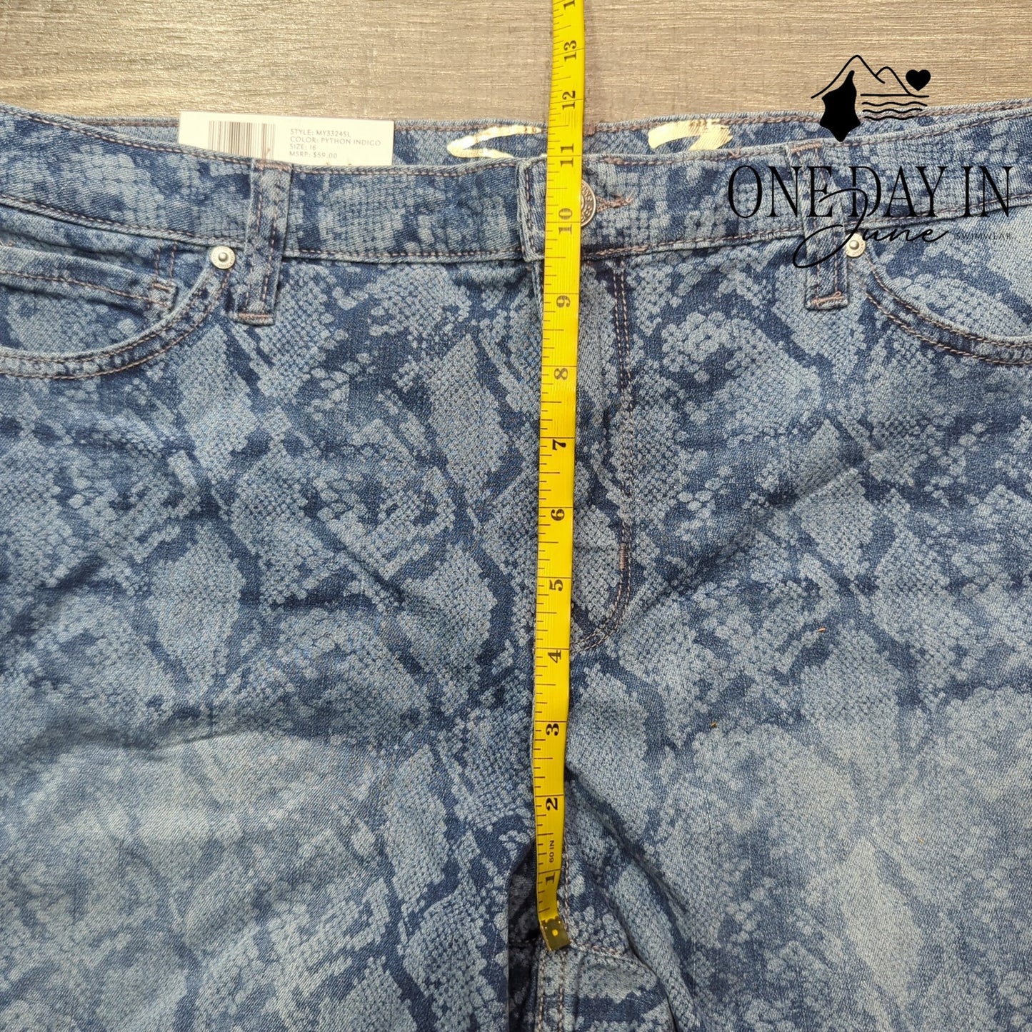 Seven7 5" Weekend Shorts Size 16