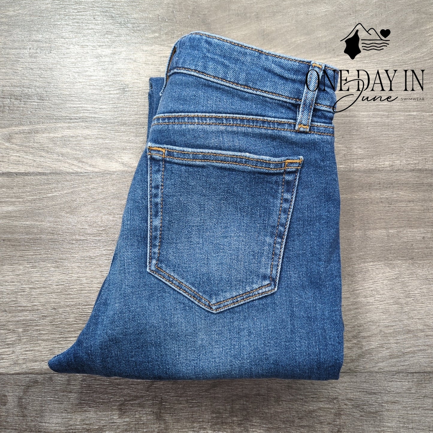 Loft Petite The Kick Crop High Rise Curvy Jeans Size 2P