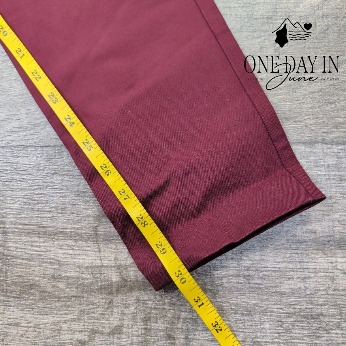 Old Navy High Rise Pixie Skinny Pants Burgundy NWT Secret Smooth Size 12