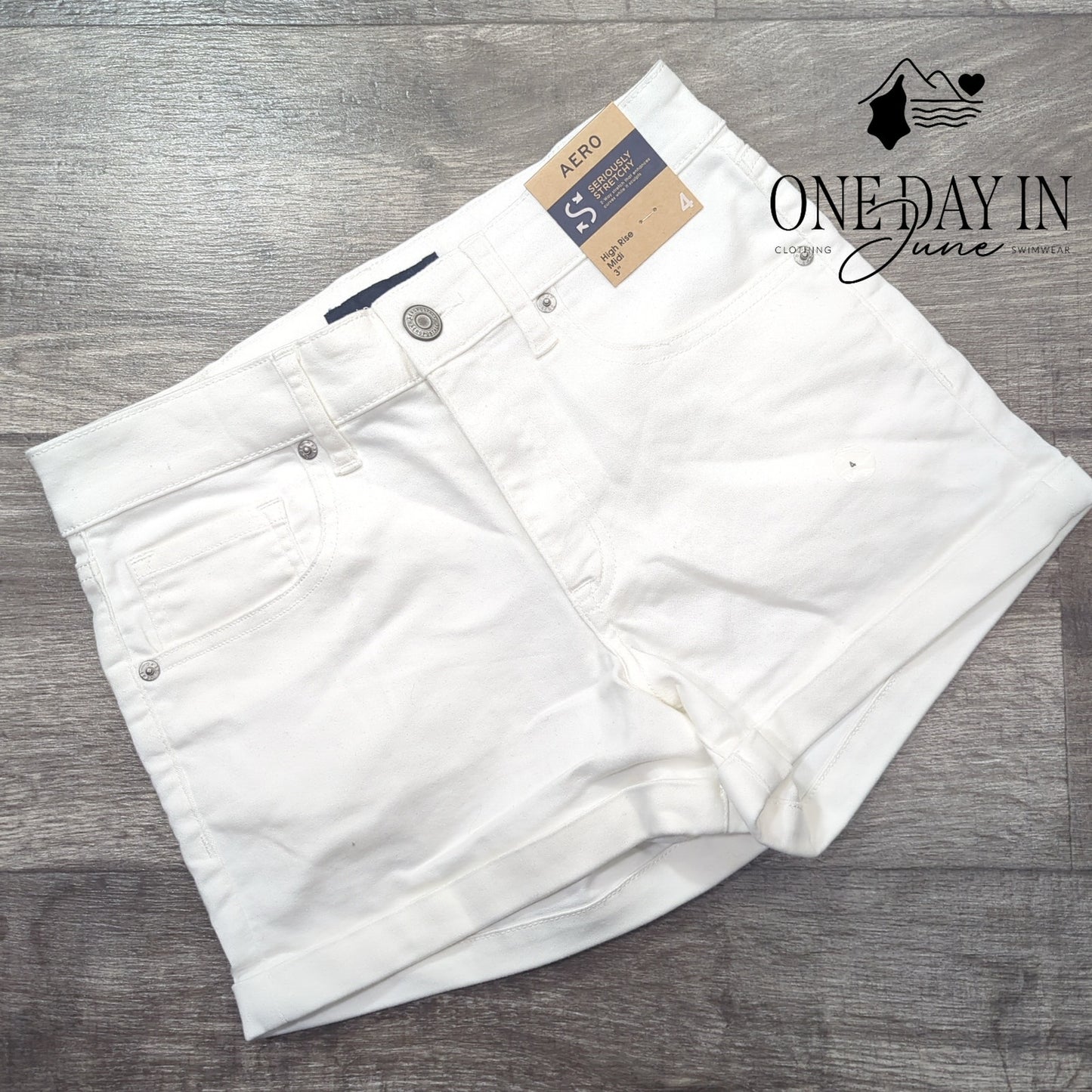 Aeropostale High Rise Midi 3" Shorts Size 4