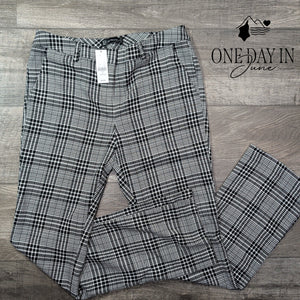 New York & Company Plaid Straight Leg Dress Pants Black White NWT Size 8