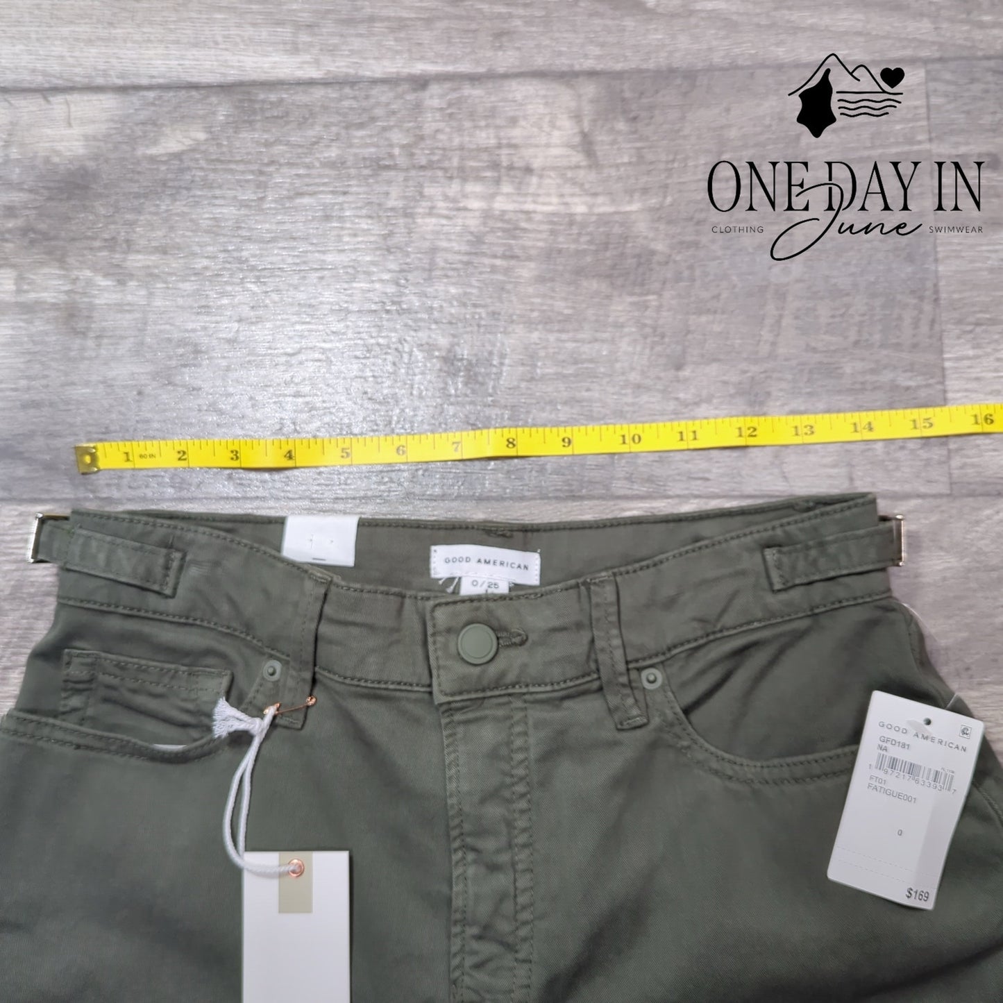 Good American Good Ease Relaxed Mid Rise Wide Leg Jeans Size 0 (25)