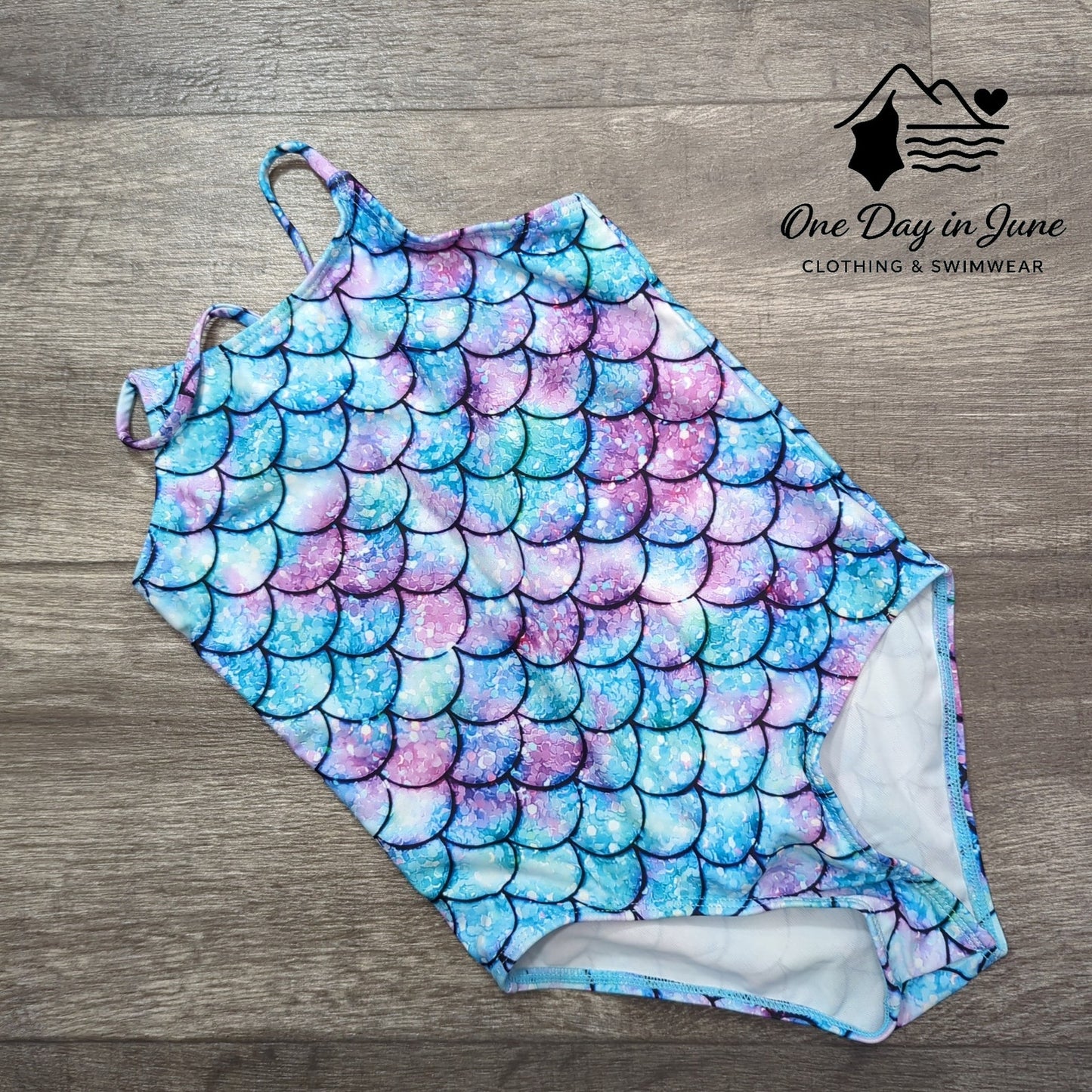 Amzbrly One Piece Swimsuit Size M