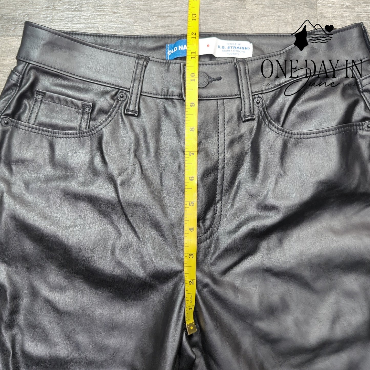 Old Navy High Rise OG Straight Faux Leather Pants Size 6