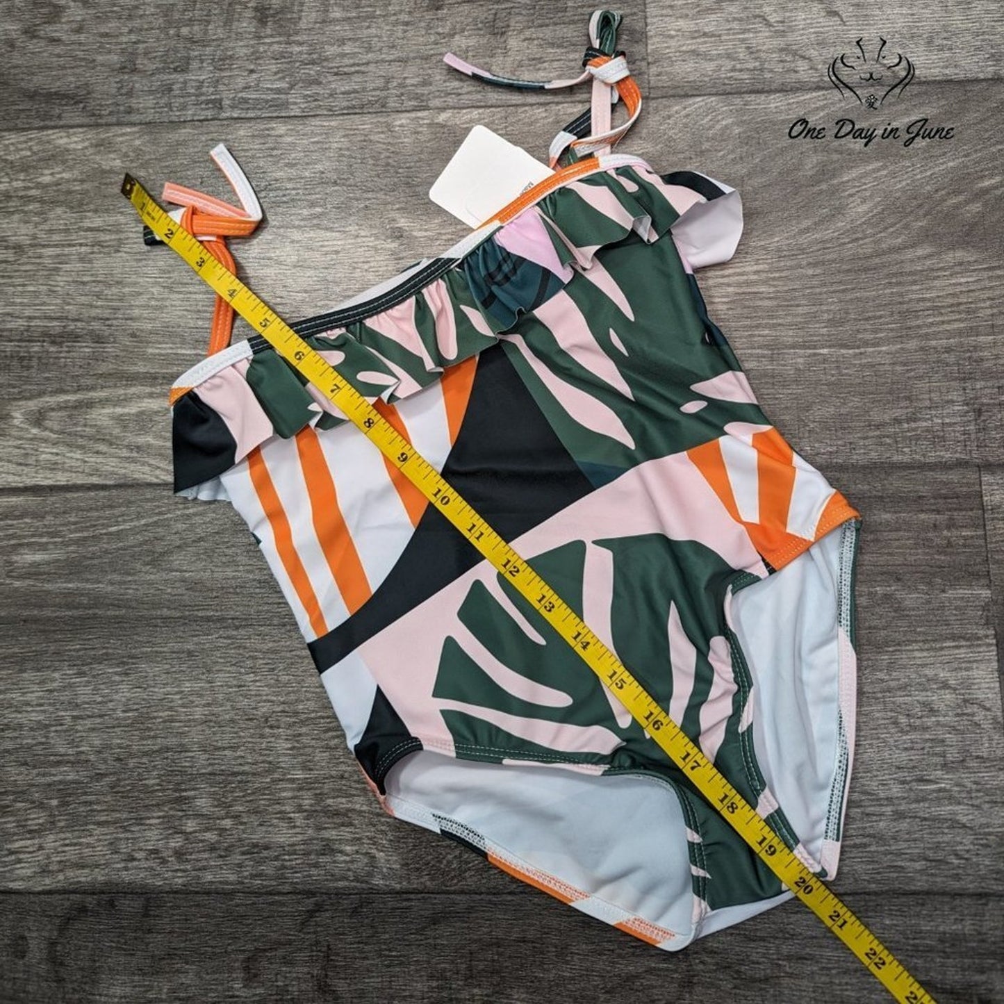 Aclonar Girls One Piece Swimsuit Size 110 (5 Yrs)