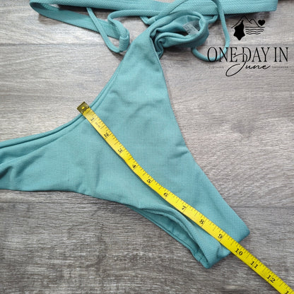 Zaful Cheeky Keyhole Bikini Swimsuit Size M