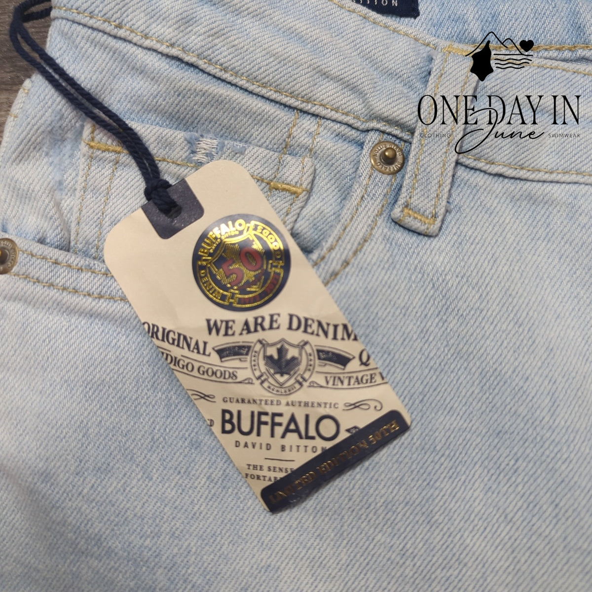Buffalo David Bitton Jayden High Rise Straight Raw Hem Jeans NWT Size 0 (25)