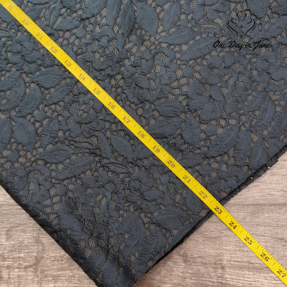 Ann Taylor Floral Lace Overlay Pencil Skirt Black Size 4
